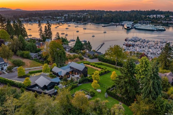 5700 Ward Ave NE on Bainbridge Island sold in 2022