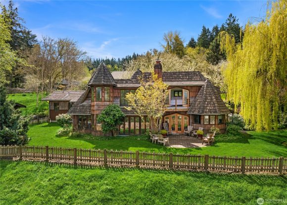 Rose Loop on Bainbridge Island sold by Jen Pells Windermere.